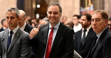 Rafecas archivó la causa contra Adorni por el viaje de su esposa en un vuelo oficial